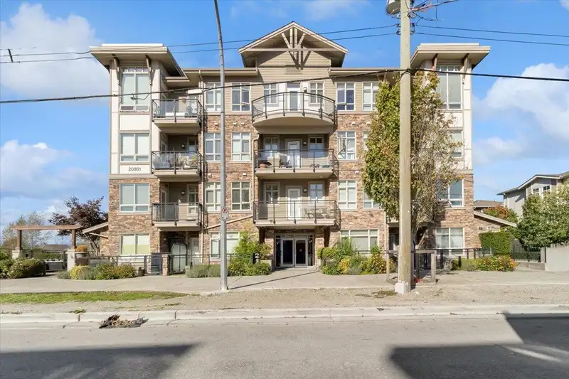 202 20861 83 AVENUE - photo 1 of 25