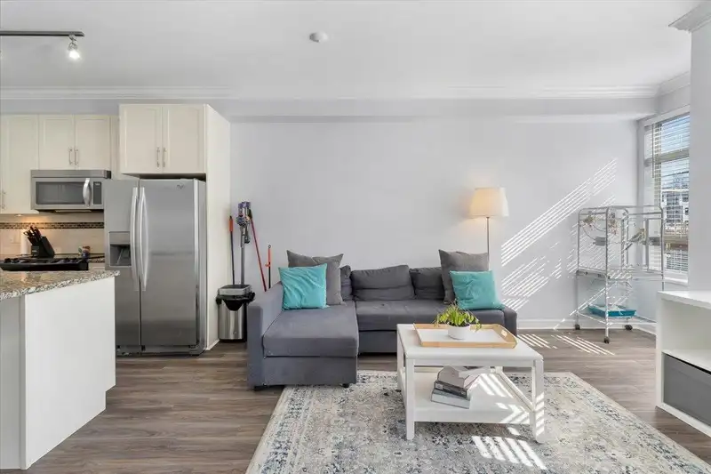202 20861 83 AVENUE - photo 4 of 25