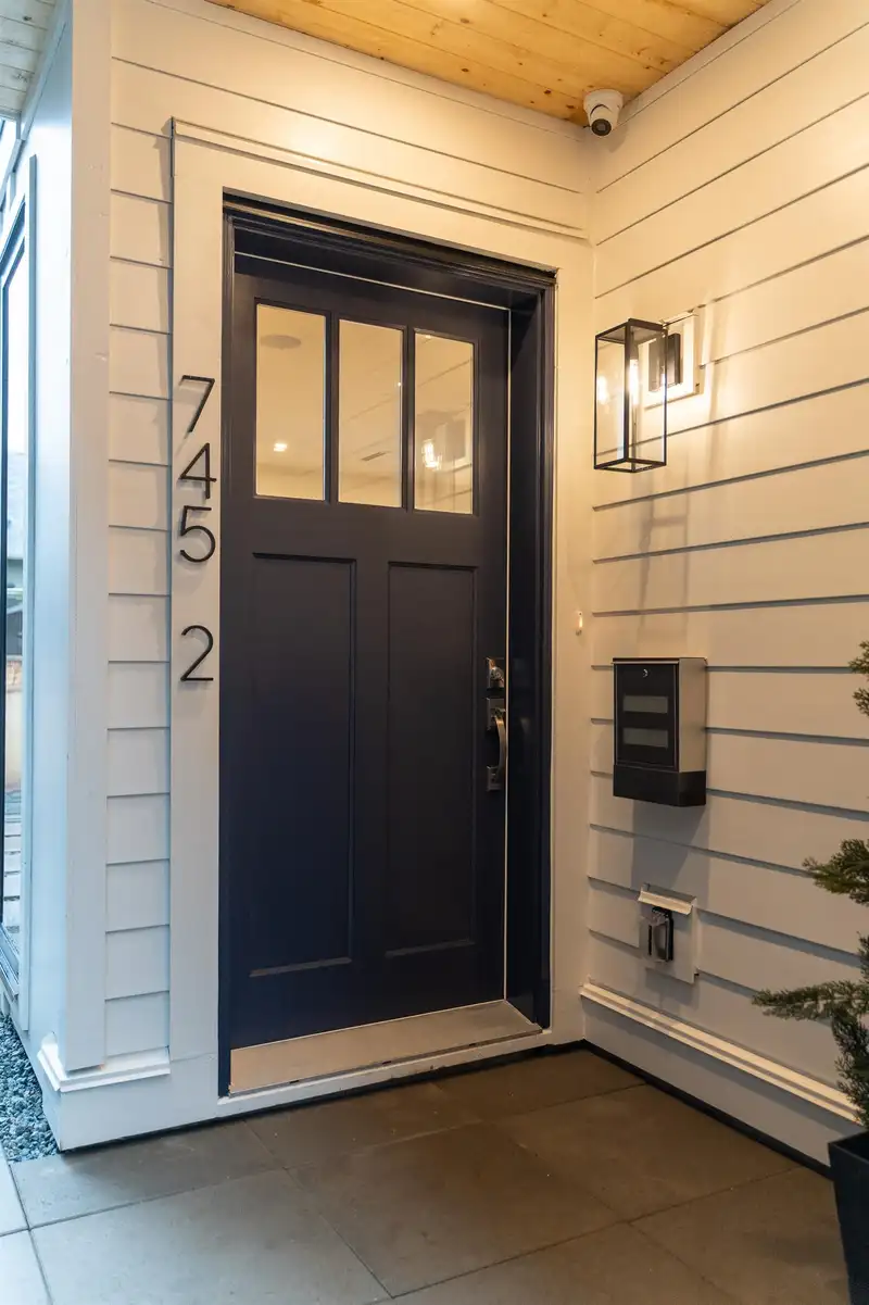 2 745 SKEENA STREET - photo 3 of 35