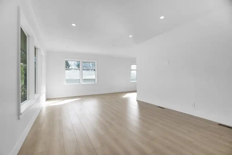 7489 MAPLE STREET - photo 4 of 23