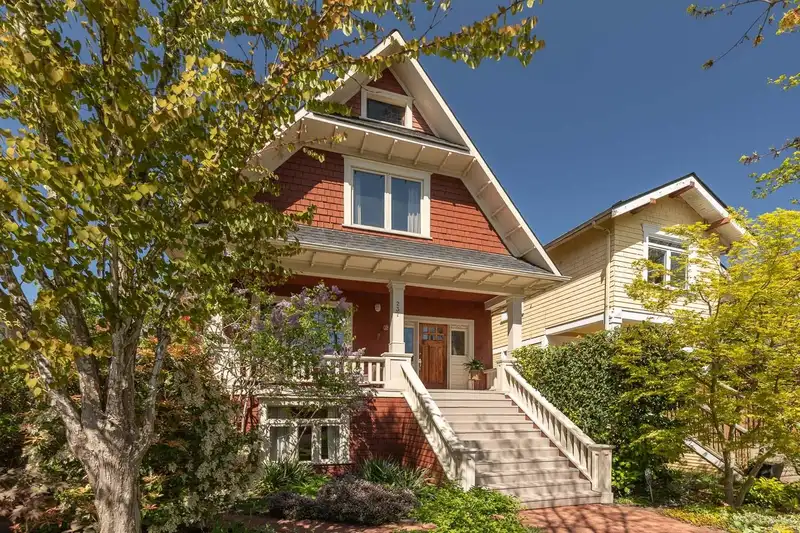 237 E 24TH AVENUE - photo 1 of 35