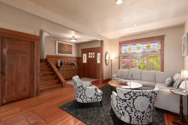 237 E 24TH AVENUE - photo 3 of 35