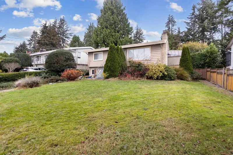 13765 COLDICUTT AVENUE - photo 2 of 32