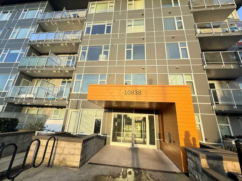 213 10838 WHALLEY BOULEVARD - photo 2 of 25