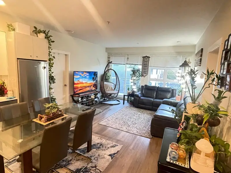 213 10838 WHALLEY BOULEVARD - photo 3 of 25