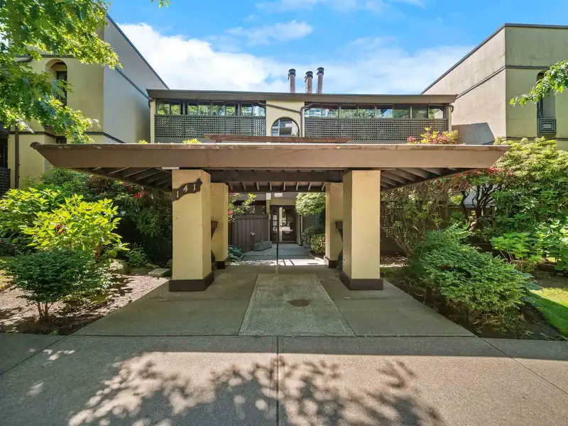 210 141 W 13TH STREET - photo 1 of 26