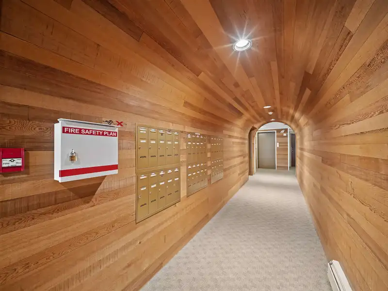 210 141 W 13TH STREET - photo 2 of 26