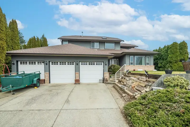2237 MOUNTAIN DRIVE - photo 1 of 38