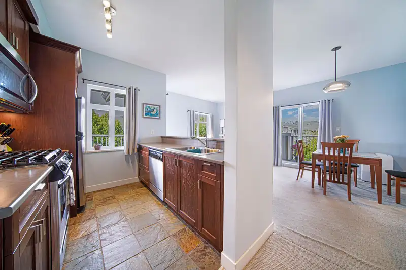 117 7388 MACPHERSON AVENUE - photo 3 of 33