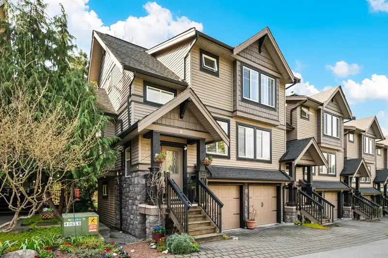 8 22206 124 AVENUE - photo 1 of 40