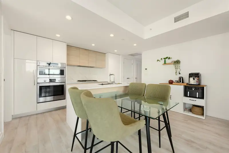 1808 2085 SKYLINE COURT - photo 4 of 25