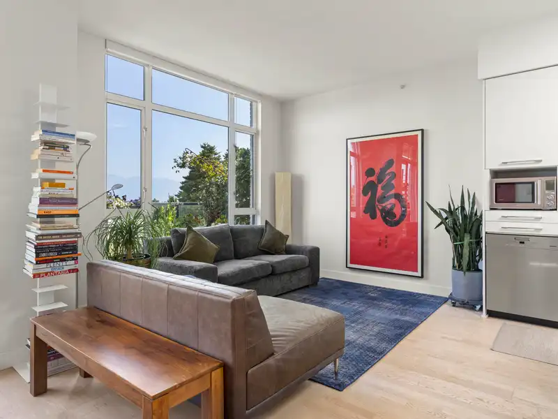 401 4355 W 10TH AVENUE - photo 4 of 40