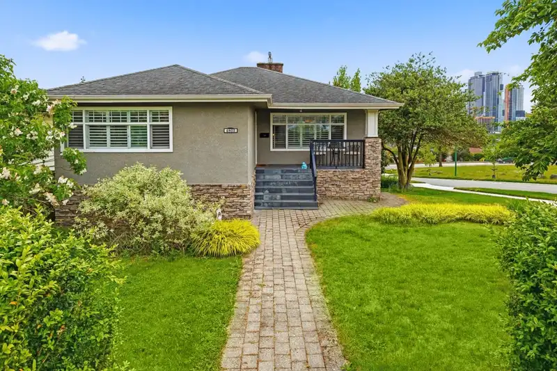 4802 VENABLES STREET - photo 1 of 35