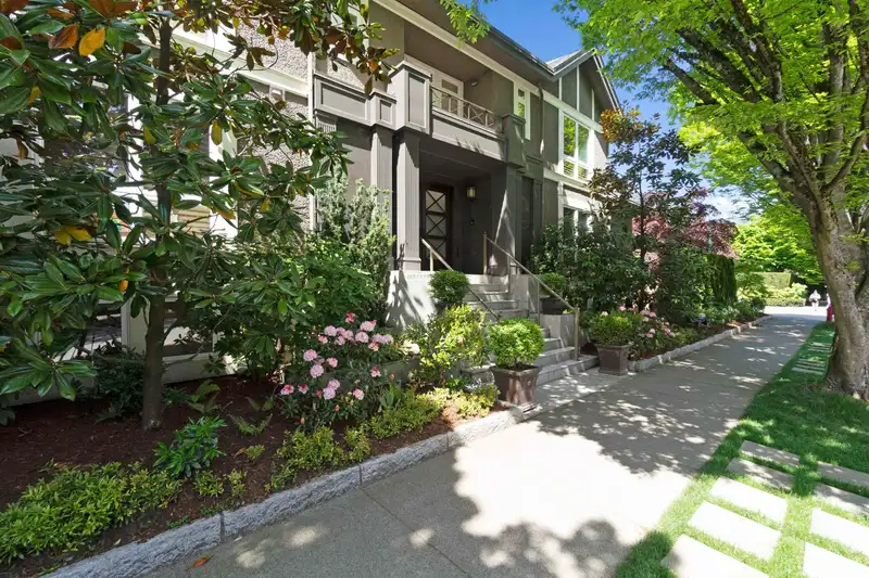 1133 CYPRESS STREET - photo 3 of 40