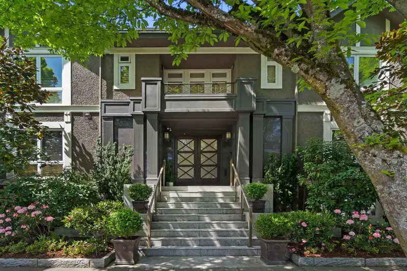 1133 CYPRESS STREET - photo 4 of 40