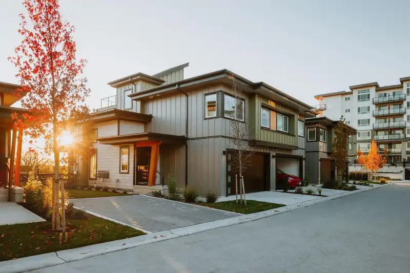 107 2426 RABBIT DRIVE - photo 2 of 11