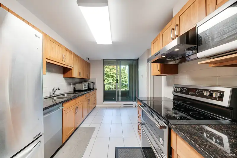203 3070 GUILDFORD WAY - photo 4 of 29