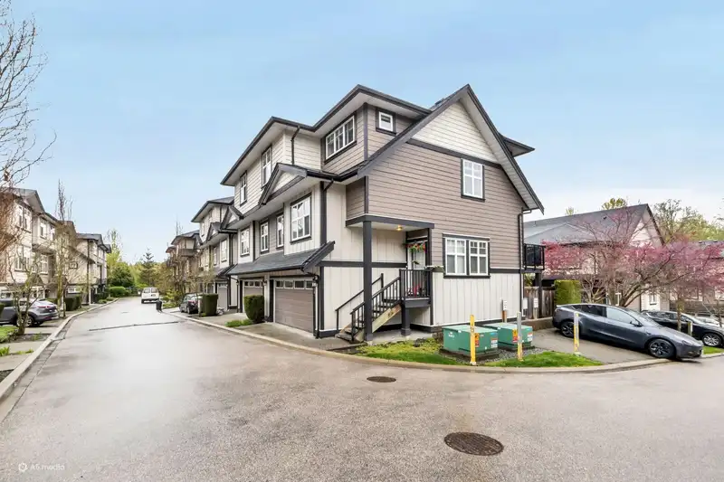 68 6350 142 STREET - photo 2 of 39