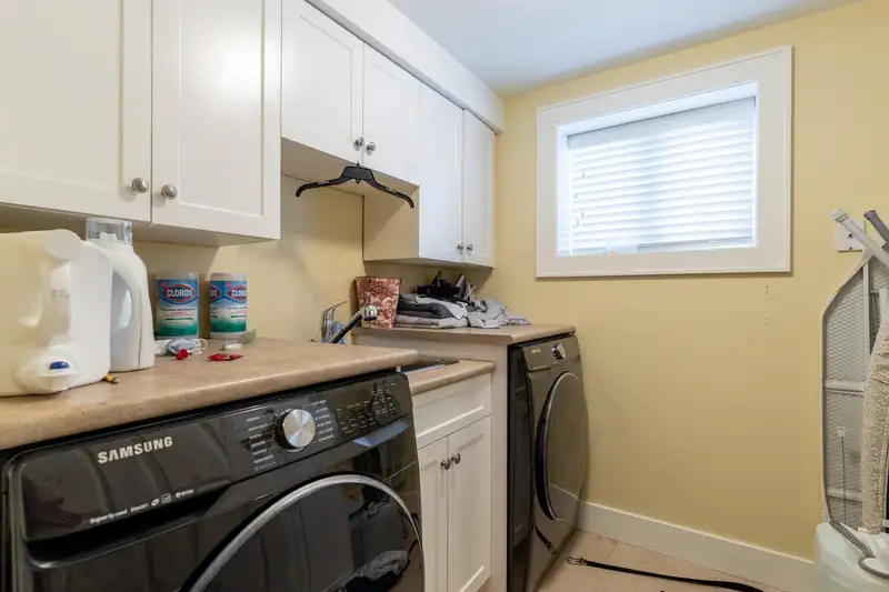 5570 BAILLIE STREET - photo 2 of 25