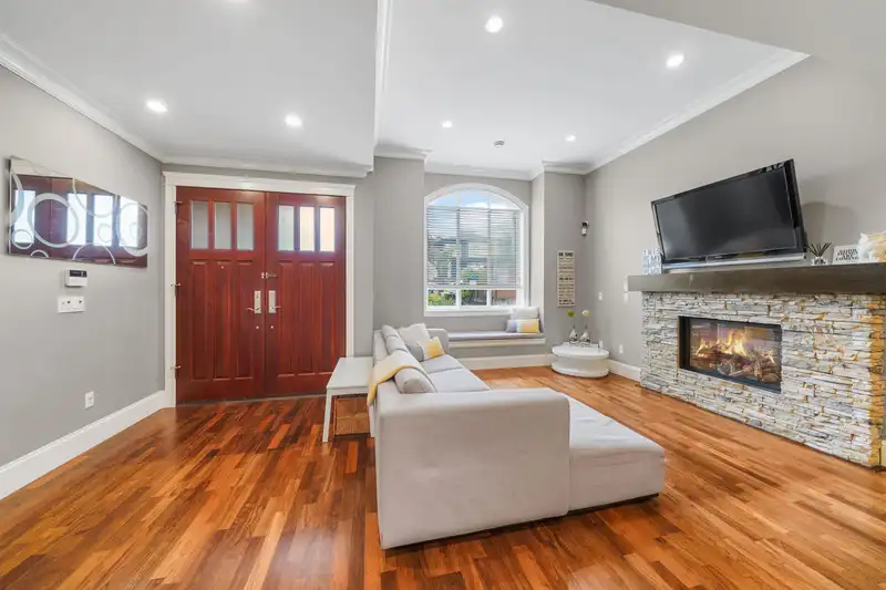 7251 KITCHENER STREET - photo 3 of 34