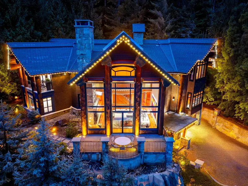 7425 TREETOP LANE - photo 1 of 25