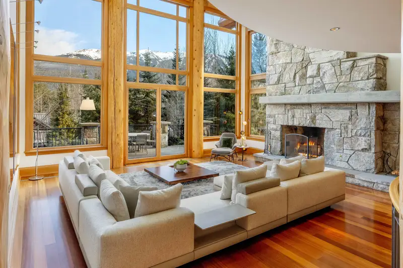 7425 TREETOP LANE - photo 2 of 25