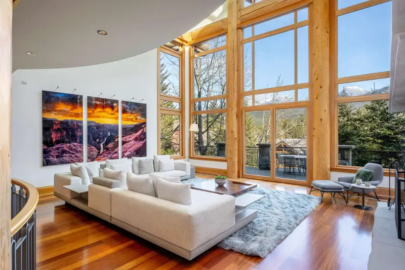 7425 TREETOP LANE - photo 3 of 25