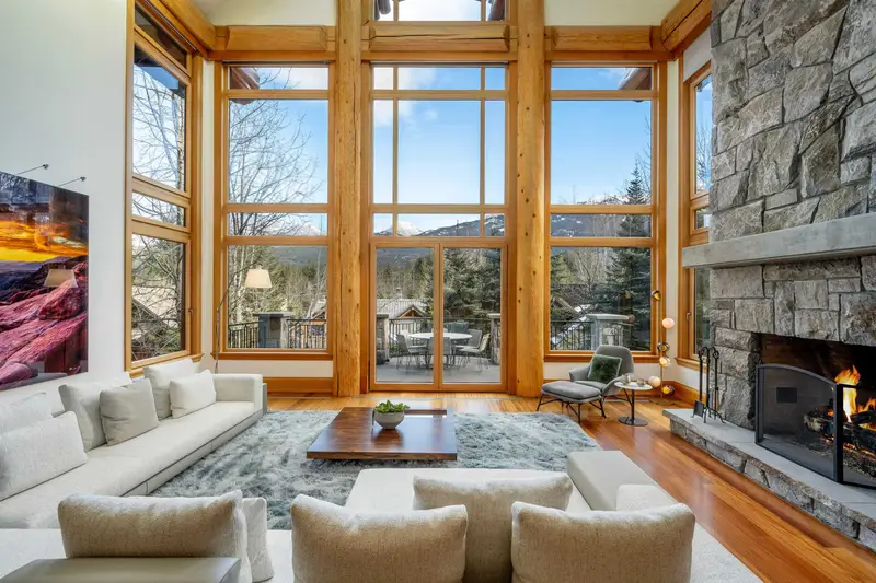 7425 TREETOP LANE - photo 4 of 25