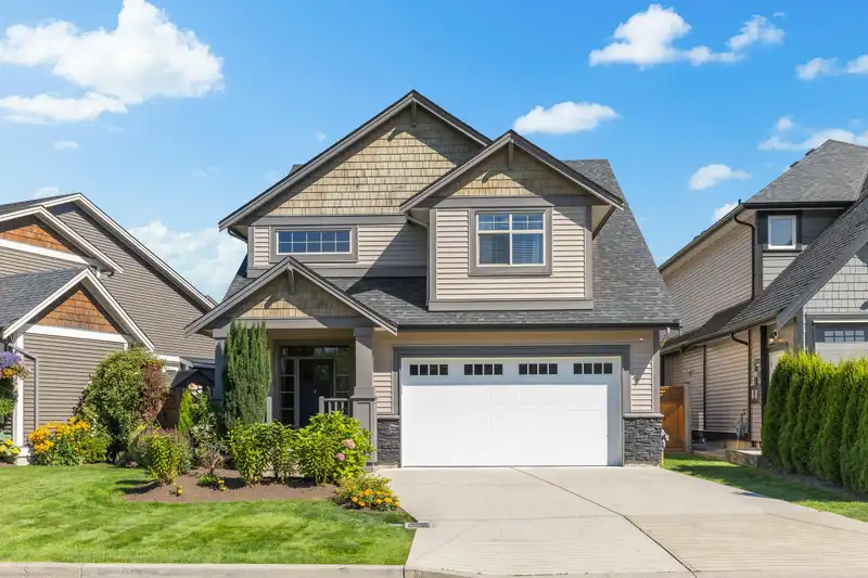 35985 EMILY CARR CRESCENT - photo 1 of 40