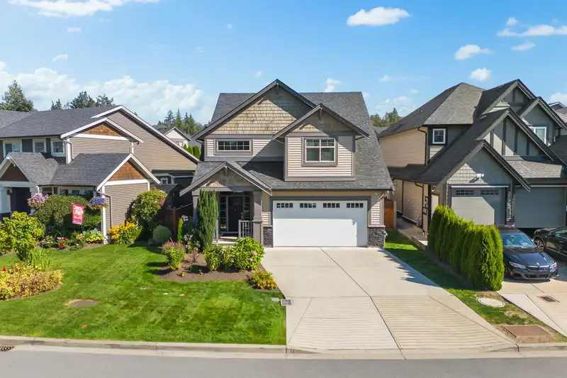35985 EMILY CARR CRESCENT - photo 3 of 40