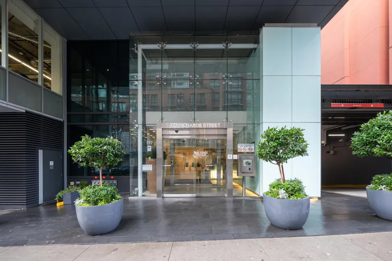 4607 777 RICHARDS STREET - photo 4 of 25