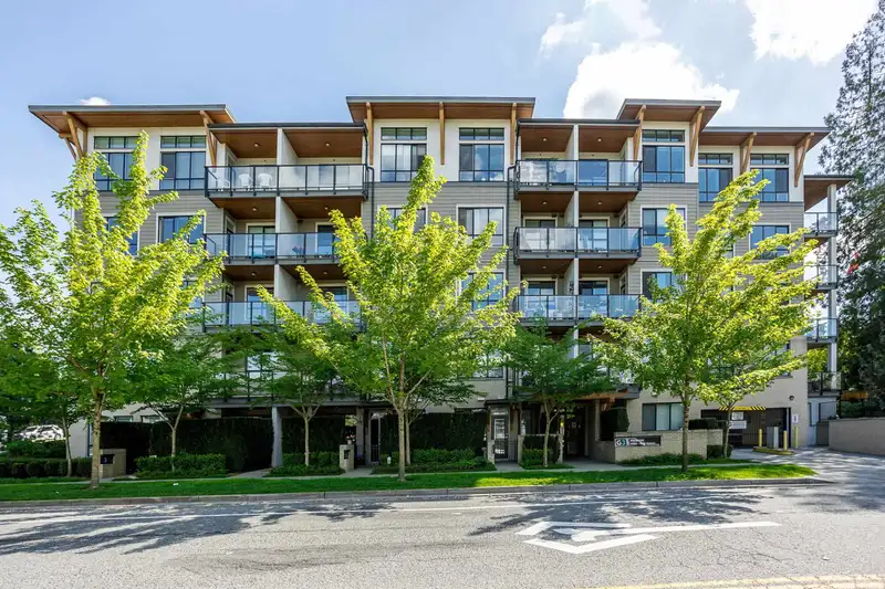 204 15388 105 AVENUE - photo 1 of 34