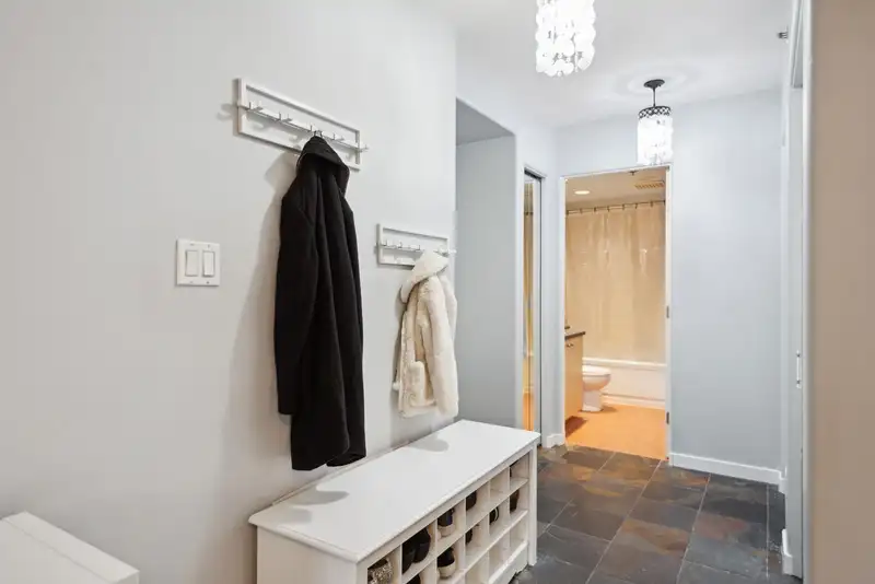 1310 819 HAMILTON STREET - photo 2 of 16