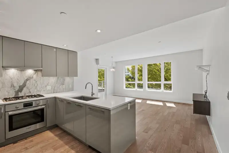 204 4080 YUKON STREET - photo 1 of 27