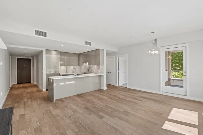 204 4080 YUKON STREET - photo 4 of 27