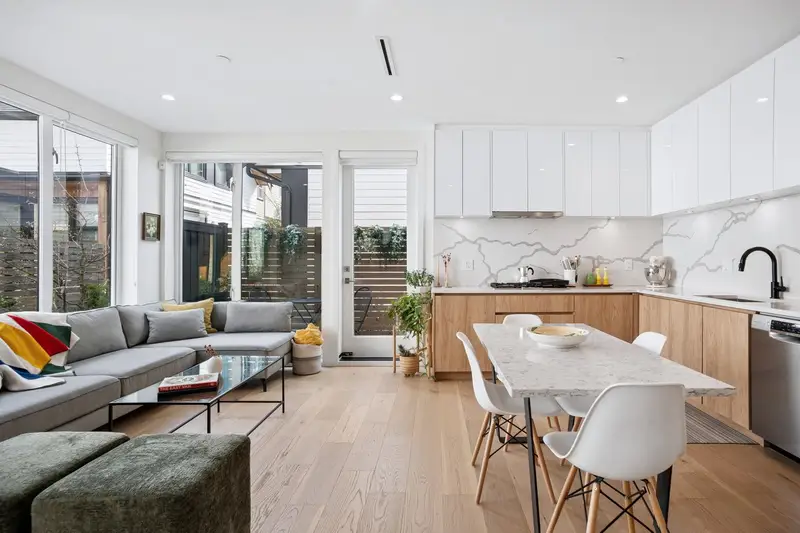 4419 WELWYN STREET - photo 3 of 22