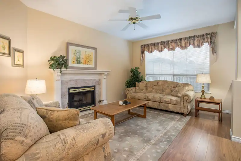 21 22488 116 AVENUE - photo 2 of 40