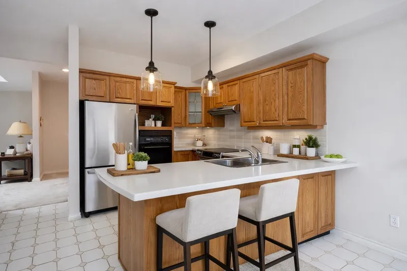 20 9311 DAYTON AVENUE - photo 4 of 25