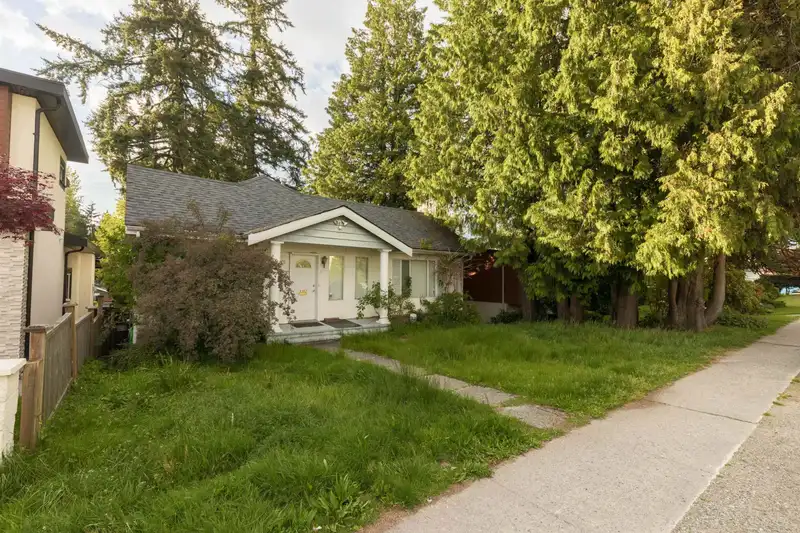 8353 16TH AVENUE - photo 2 of 15