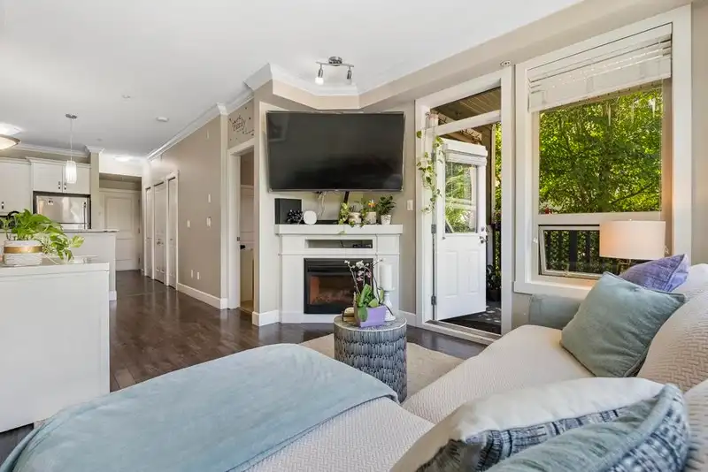 228 13897 FRASER HIGHWAY - photo 4 of 31