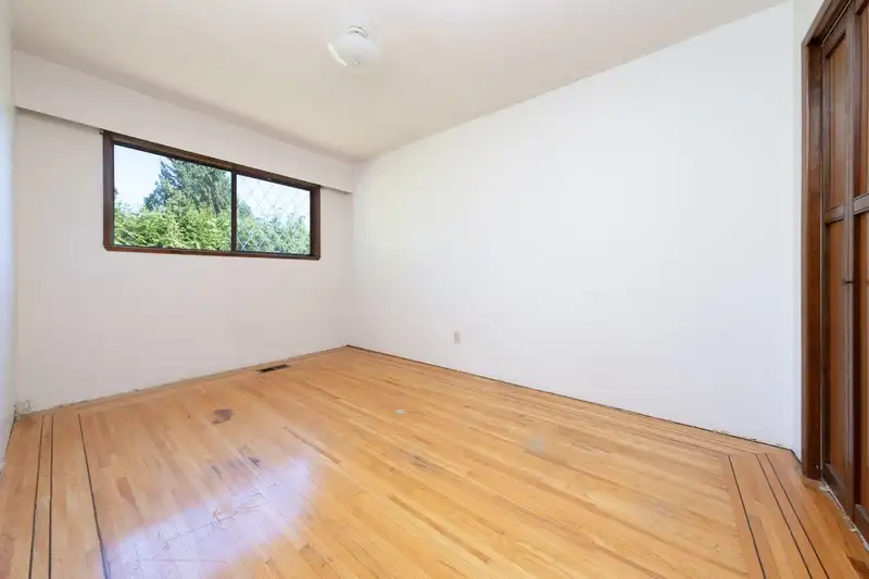 3283 HOSKINS ROAD - photo 4 of 22