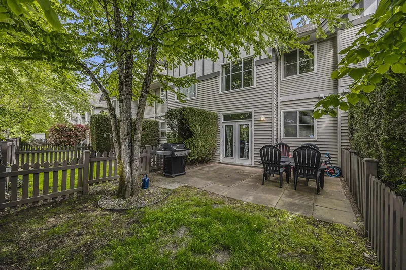 45 6465 184A STREET - photo 3 of 25