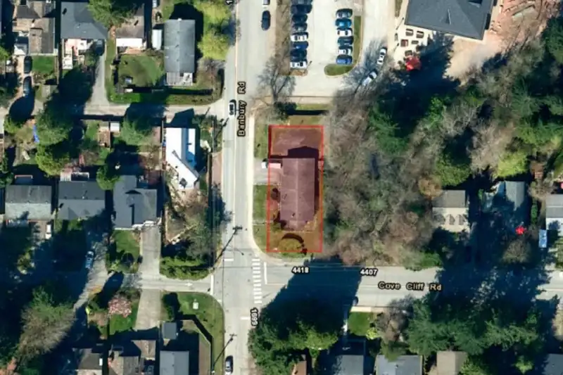 4418 COVE CLIFF ROAD - photo 2 of 22