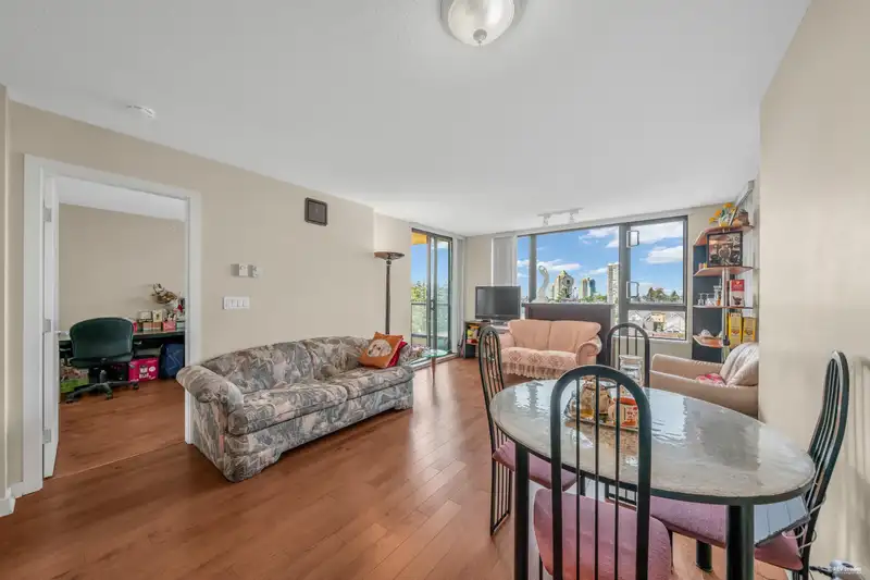 905 7088 SALISBURY AVENUE - photo 2 of 28
