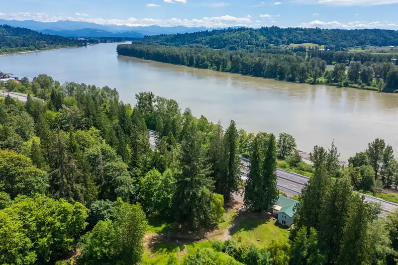 28203 LOUGHEED HIGHWAY - photo 4 of 40