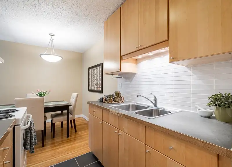 406 2125 W 2ND AVENUE - photo 1 of 36