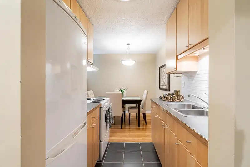 406 2125 W 2ND AVENUE - photo 2 of 36