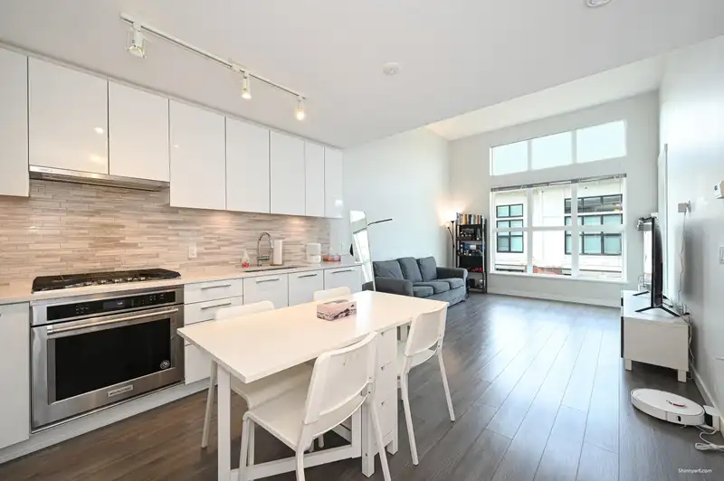 427 9551 ALEXANDRA ROAD - photo 1 of 30