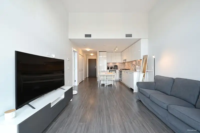 427 9551 ALEXANDRA ROAD - photo 4 of 30