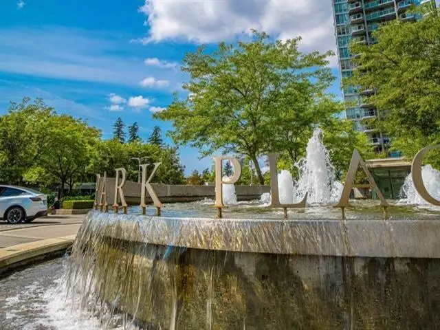 3601 9981 WHALLEY BOULEVARD - photo 2 of 25